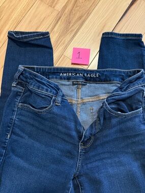 American Eagle Outfitters Women’s Dark Indigo Skinny Jeans